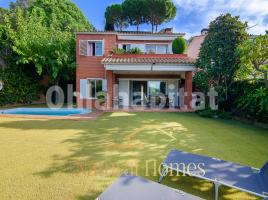 Houses (villa / tower), 250 m²