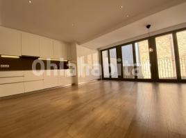 For rent flat, 120 m², near bus and train, almost new, Calle de Manlleu