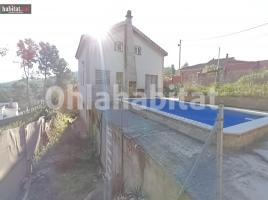 Casa (unifamiliar aislada), 277 m², cerca de bus y tren, seminuevo