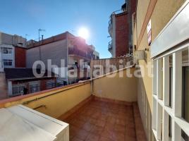 Attic, 38 m², close to bus and metro