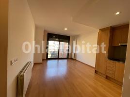 Flat, 43 m², near bus and train, almost new, Ponent