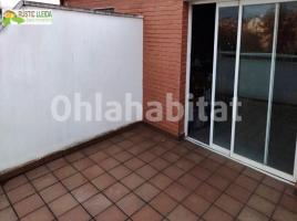 Piso, 116 m², cerca de bus y tren, seminuevo