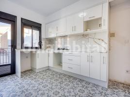 Flat, 87 m², near bus and train