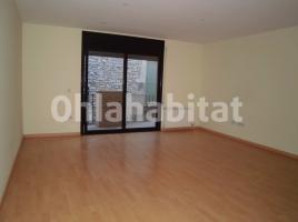 Casa (unifamiliar adossada), 245 m², prop de bus i tren, seminou