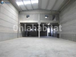 Nave industrial, 734 m²