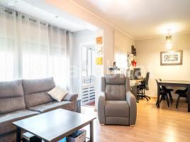 Flat, 83 m², near bus and train