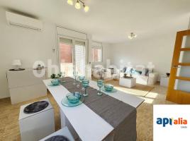 Casa (unifamiliar adossada), 262 m², prop de bus i tren, seminou