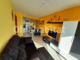 Piso, 57 m², cerca de bus y tren, seminuevo