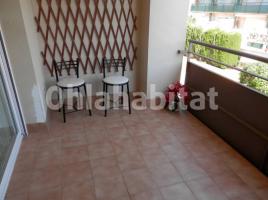 Alquiler piso, 105 m², cerca de bus y tren, seminuevo