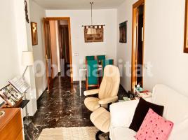 Flat, 98 m², near bus and train