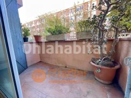 Piso, 90 m², cerca de bus y tren, Calle de Monturiol