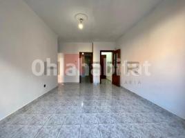 Apartament, 60 m², prop de bus i tren, Calle URGELL