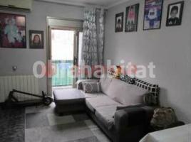 Flat, 53 m², close to bus and metro