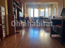 Flat, 94 m², near bus and train