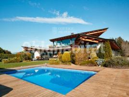 Casa (unifamiliar aislada), 975 m², seminuevo, Zona