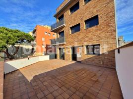 Flat, 108 m², new, Calle Giralda, 17