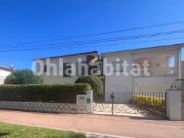 Houses (villa / tower), 300 m², Avenida Fages de Climent, 90