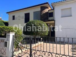 Houses (villa / tower), 300 m², Avenida Fages de Climent, 90