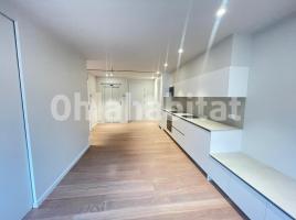 For rent flat, 55 m², near bus and train