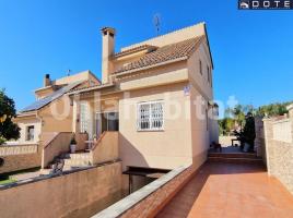 Houses (detached house), 197 m², almost new, Zona