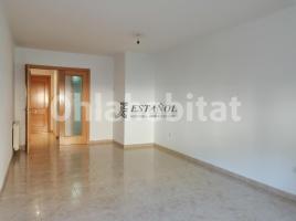 Flat, 116 m², almost new