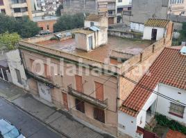 Casa (unifamiliar adosada), 559 m², cerca de bus y tren, Calle de l'Empordà, 48