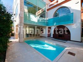Casa (unifamiliar adossada), 517 m², Zona