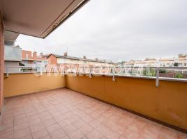 Piso, 92 m², cerca de bus y tren, seminuevo