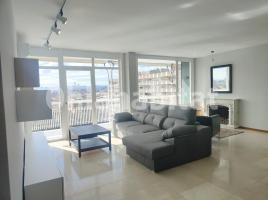 For rent flat, 185 m², near bus and train, Calle de Numància