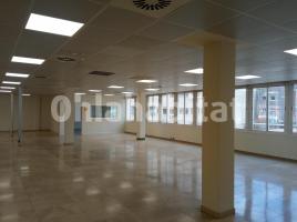 For rent office, 430 m², near bus and train, Calle de Galileu