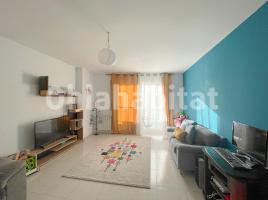 Piso, 69 m², cerca de bus y tren, seminuevo