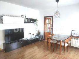 For rent flat, 87 m², near bus and train