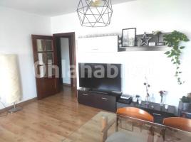 For rent flat, 87 m², near bus and train