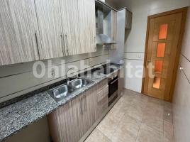 For rent flat, 87 m², near bus and train, almost new