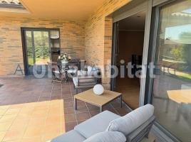 Casa (chalet / torre), 332 m², seminuevo
