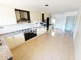 Duplex, 198 m², near bus and train, almost new