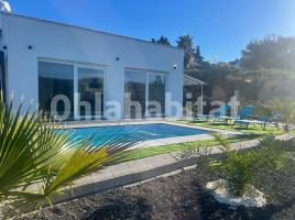 Houses (villa / tower), 125 m², almost new