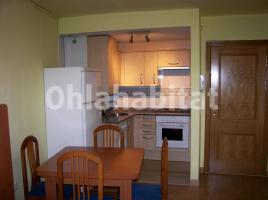 For rent apartament, 37 m², near bus and train, Calle de l'Anselm Clavé