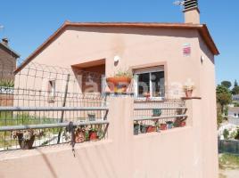 Houses (villa / tower), 130 m², near bus and train, Calle GERANI