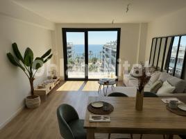 Àtic, 141 m², près de bus et de train, nouveau