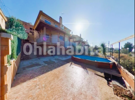 Houses (villa / tower), 156 m², near bus and train, Calle Torre dels Escipions, 59