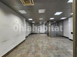, 496 m², presque neuf