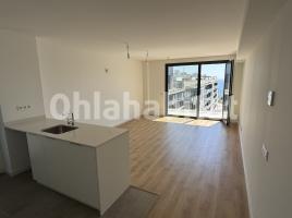 Attic, 141 m², near bus and train, new