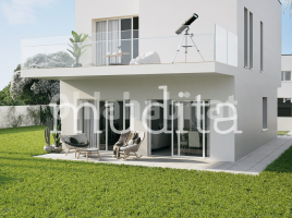 Houses (detached house), 153 m², near bus and train, almost new