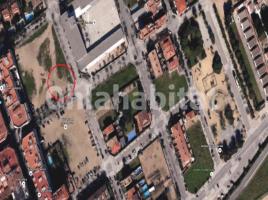 , 1036 m², près de bus et de train, Calle de Sant Jordi, 36