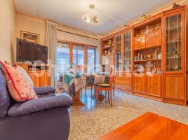  (unifamiliar adossada), 212 m², près de bus et de train, Calle Extremadura