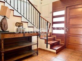 Houses (terraced house), 281 m², almost new, Zona