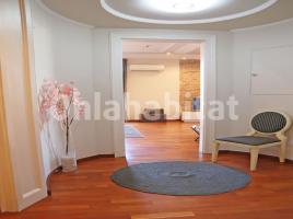 For rent flat, 100 m², close to bus and metro, Plaza d'Urquinaona