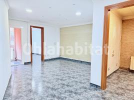 Flat, 85 m², near bus and train