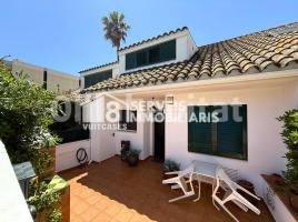 Casa (unifamiliar adosada), 219 m², cerca de bus y tren